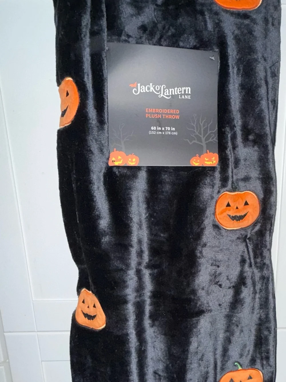 NEW Jack O'Lantern Lane Black FUZZY EMBROIDERED Pumpkin Patch Plush 60x70” Throw